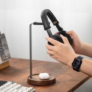 Wholesale Solid Walnut Wood and Aluminum Alloy Headset Holder Display Racks Universal Headphone Stand for Desk